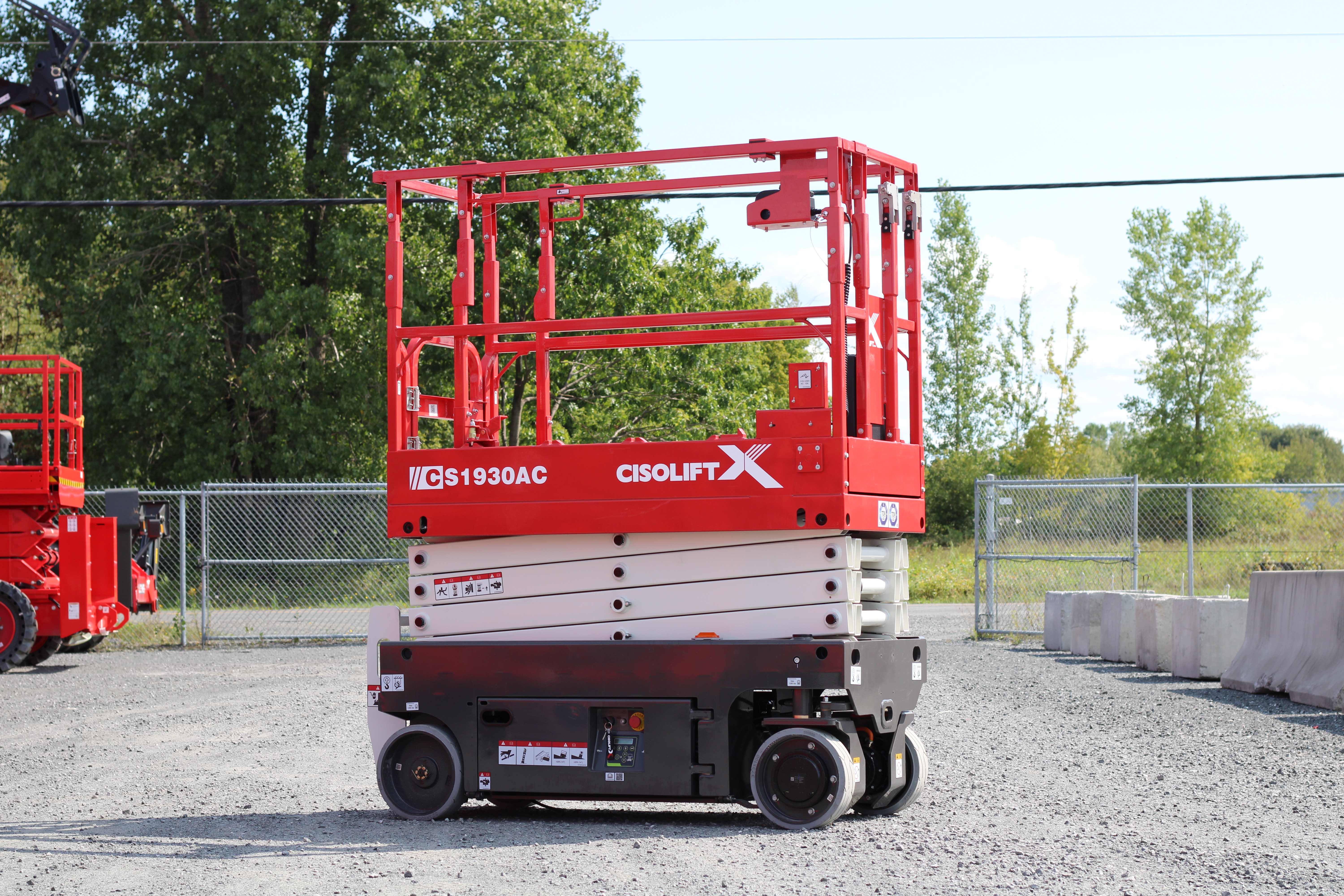 Electric Scissor Lifts: Their Efficiency on the Jobsite